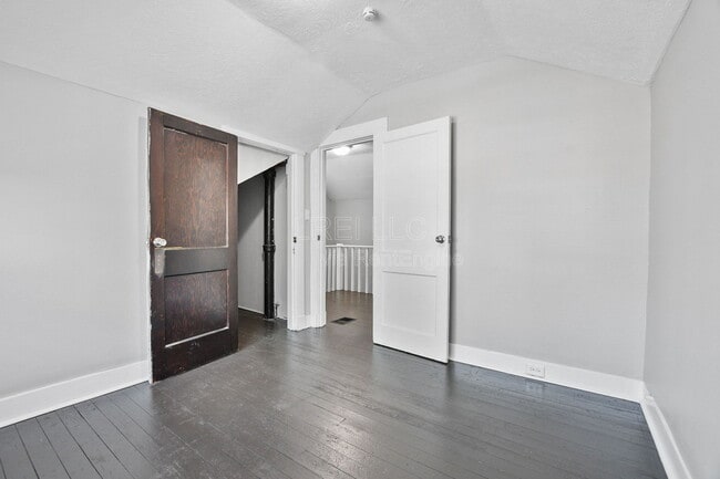 Building Photo - 4116 Larkwood Ave