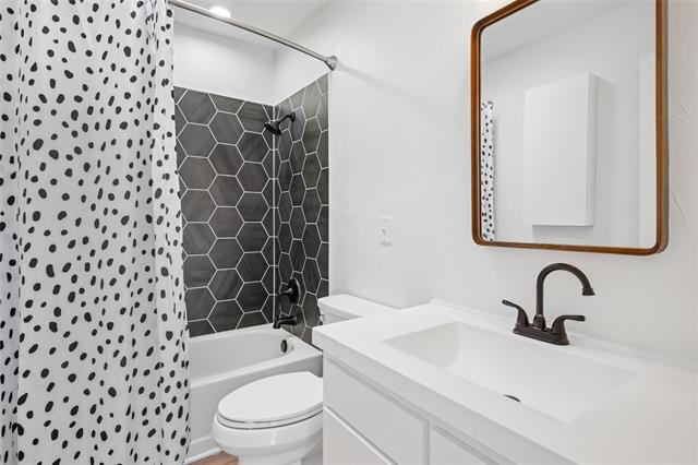 Building Photo - 7605 Queens Garden Dr