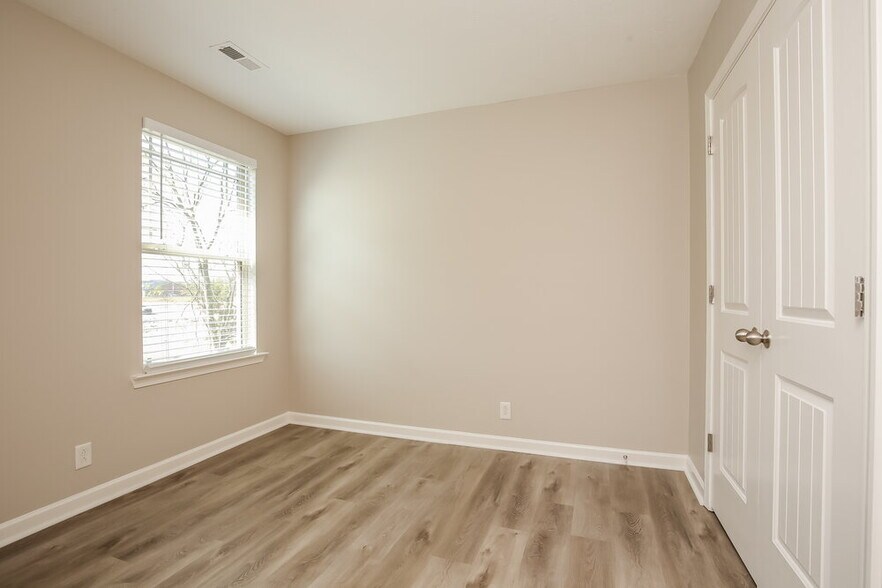 Building Photo - 1834 Warmingfield Dr