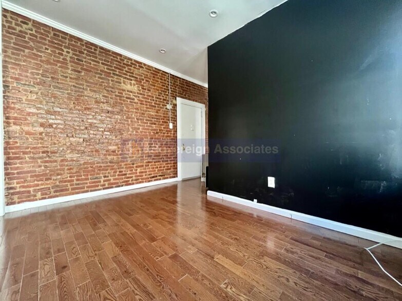 Building Photo - 536 W 158th St