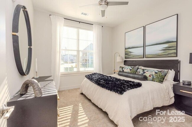 Building Photo - 3110 Doe River Wy