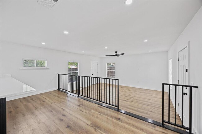 Building Photo - 1500 Chippeway Ln