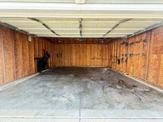 Building Photo - 6611 Hunters Creek Blvd