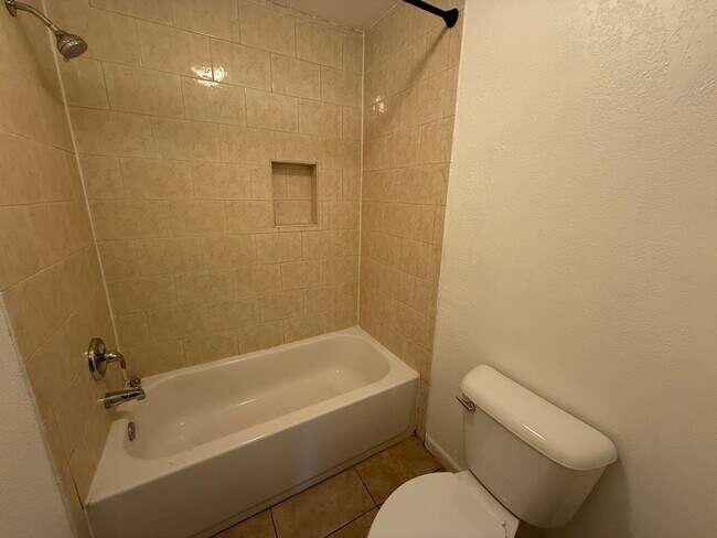 Building Photo - Adorable 1 Bed 1 Bath Winter Park Condo