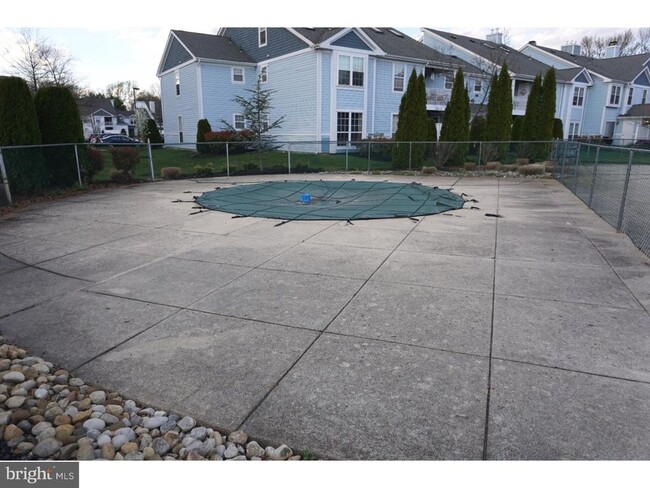 Building Photo - 203 Steeplechase Ct