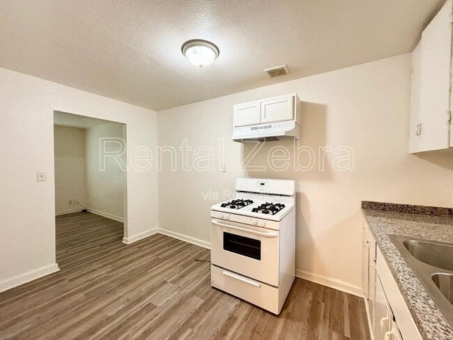 Building Photo - 641 M St