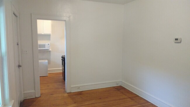 Building Photo - Ferdinand