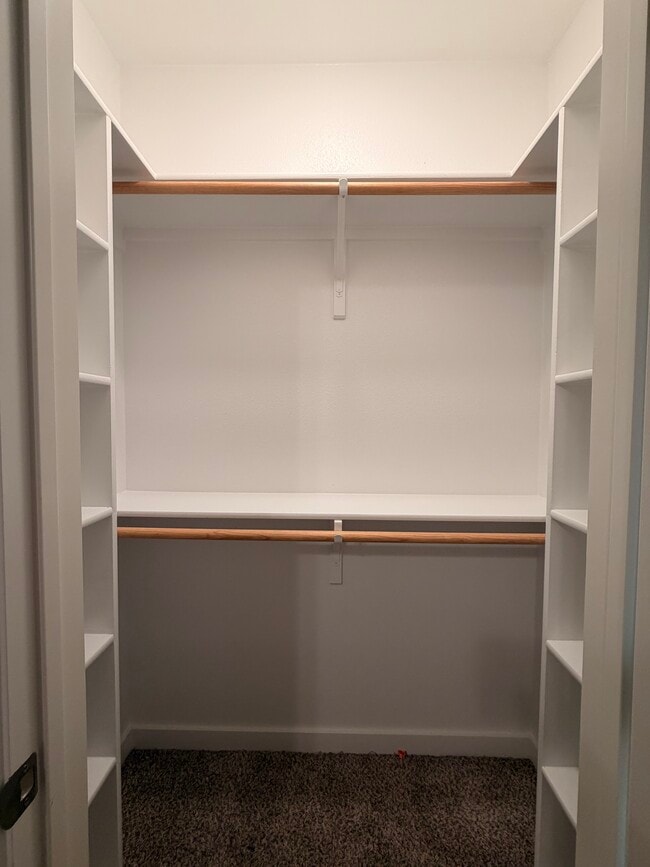 Building Photo - 1206 Burgandy Dr