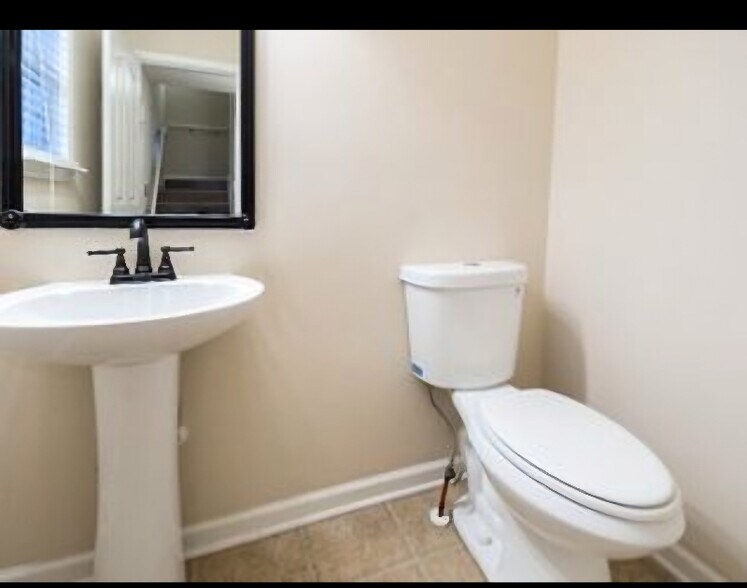 Building Photo - 1138 Phelissa Dr