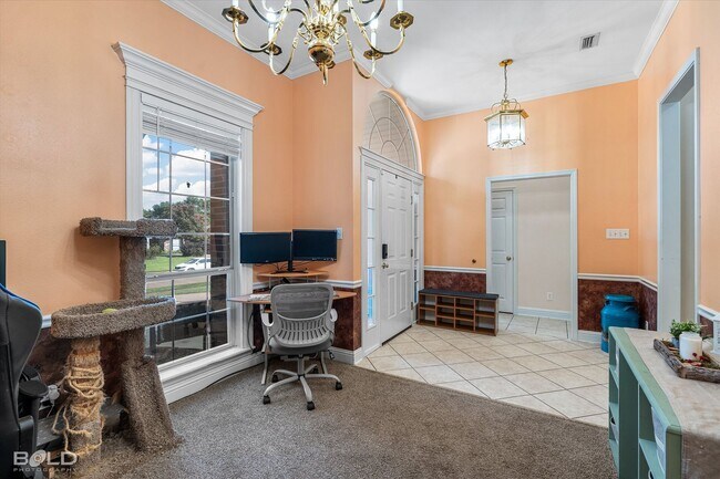 Building Photo - 4 Bedroom 2.5 Bathroom in Stockwell