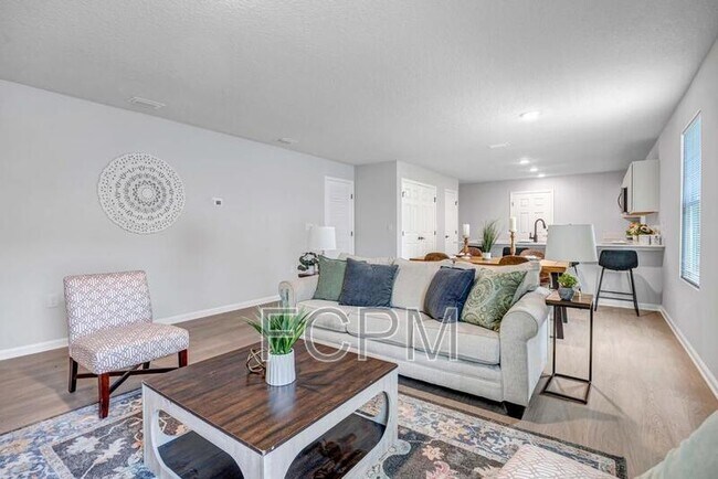 Building Photo - 5454 Amazon Ave