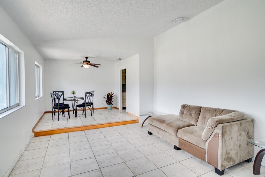 Building Photo - 8724 Tall Pine Ln