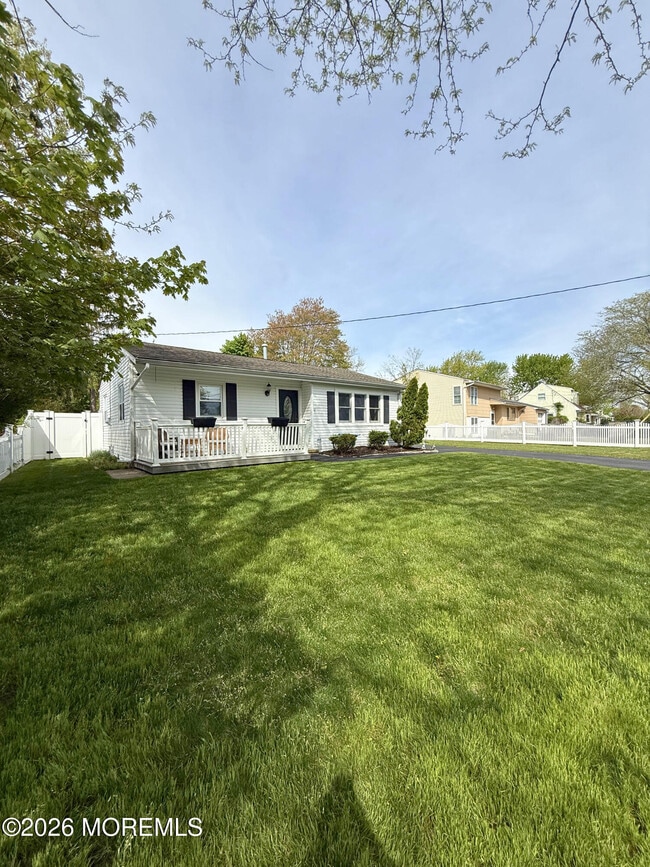 Building Photo - 878 Salem Dr