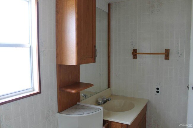 NICE BATHROOM - 6520 Sun Country Dr