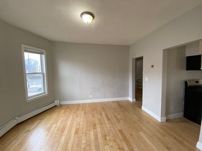 Building Photo - 139 Bowdoin St