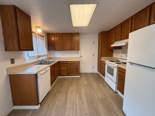 Building Photo - [4 Bed 2 Bath] Single Family Home with Large Backyard in Prime Aiea Location