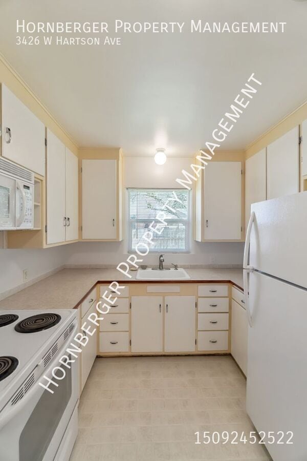 Building Photo - 3426 W Hartson Ave