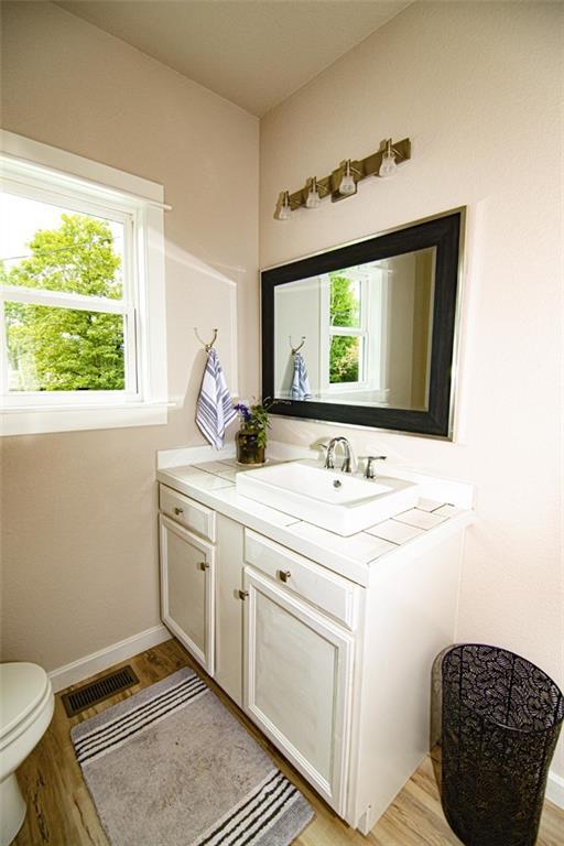 Building Photo - 1579 S Duncan Ave