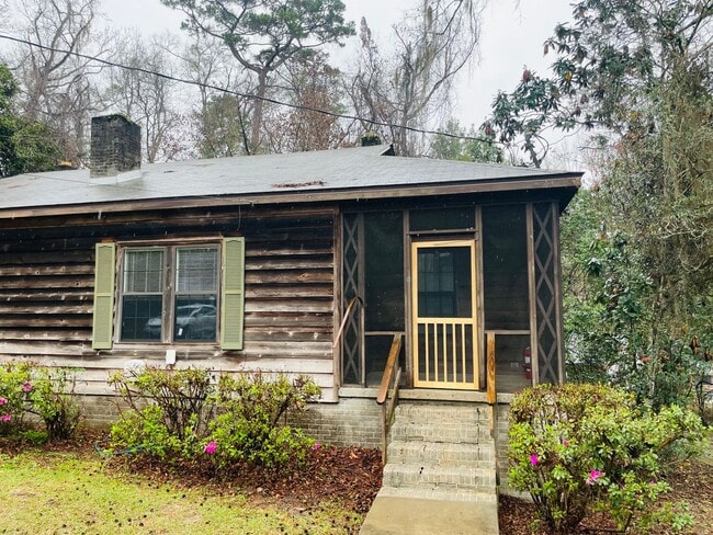 Building Photo - Quiet and provate location near TMH