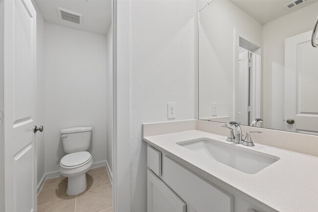 Building Photo - 3238 Kindred Wy