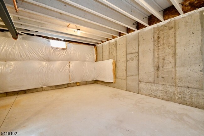 Building Photo - 26 Arowana Rd