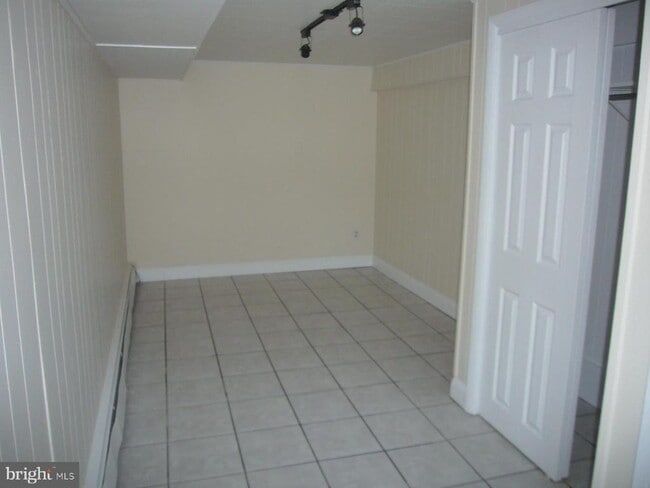 Building Photo - 335 Marshall St