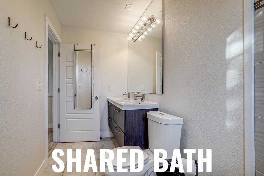 Building Photo - 10490 W Dakota Ave