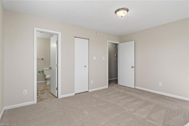 Building Photo - 3209 Barrington Dr