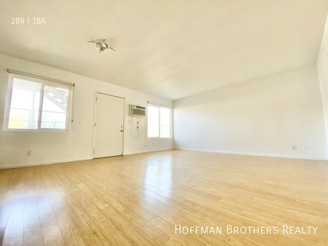 Building Photo - 247 S Ave 55