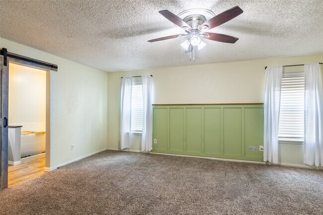 Building Photo - 4015 Postwood Dr