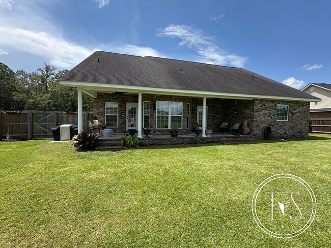 Building Photo - SUMMER MOVE-IN SPECIAL: $350 OFF 1st MONTH...