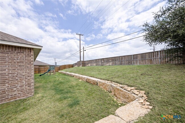 Building Photo - 2403 Corradino St