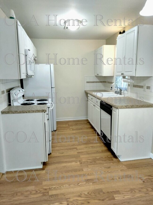 Building Photo - Adorable remodeled home