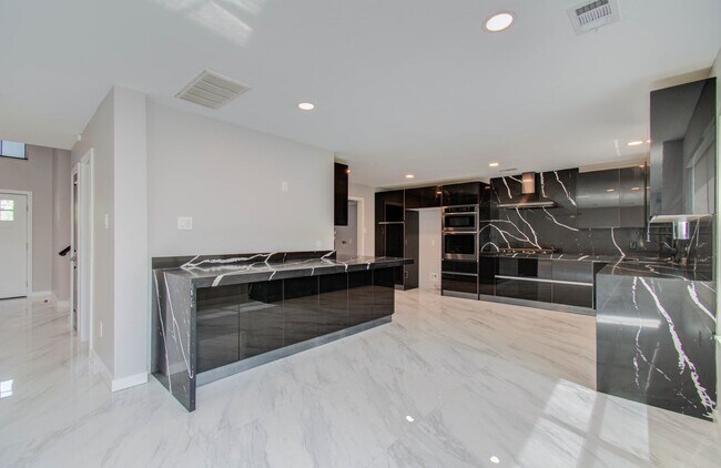 Building Photo - 21922 Gold Leaf Trail