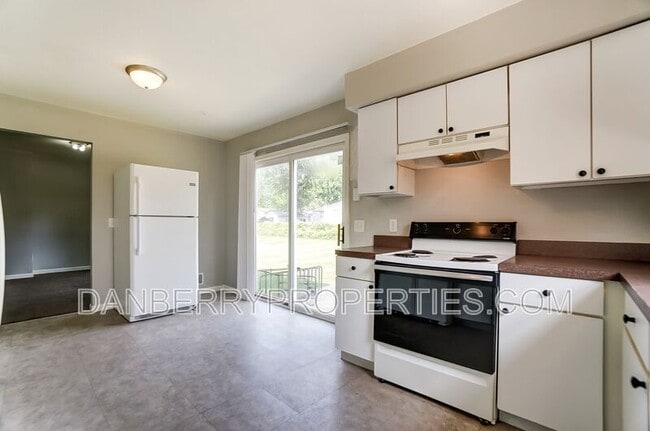 Building Photo - 3716 Turret Green Dr