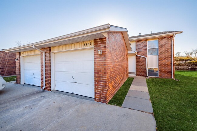 Building Photo - 3511 Portia St