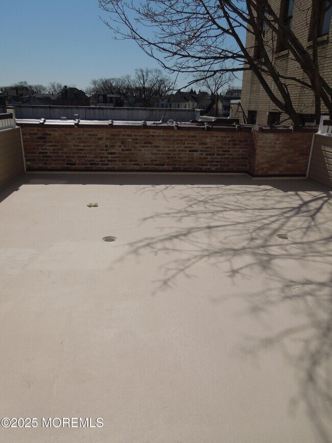 Building Photo - 550 Cookman Ave