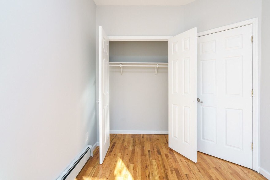 Building Photo - 804 Evergreen Ave