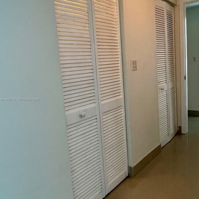 Building Photo - 335 S Biscayne Blvd