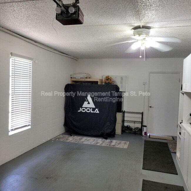 Building Photo - 12310 Capri Cir N