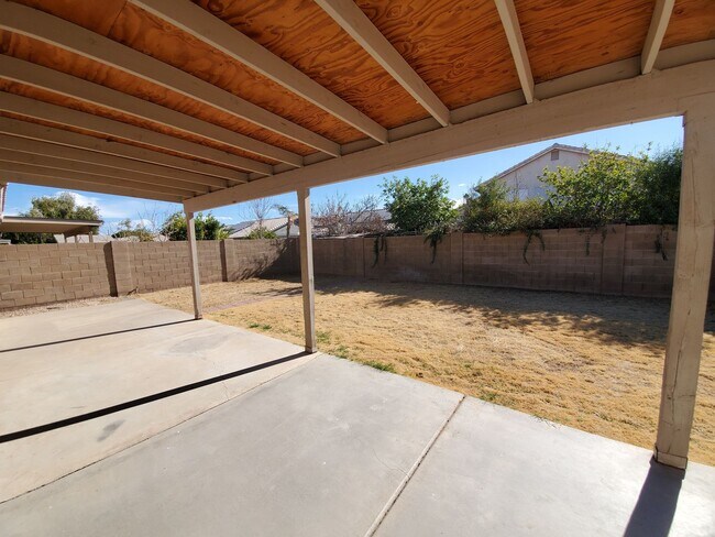 Building Photo - 3 Bedroom Home - No HOA - North Phoenix ** Move In Special $1000 off 1st Month**