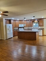 Building Photo - 2974 Maple Street