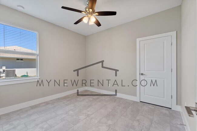 Building Photo - Deposit-Free! Get $1,000 OFF your first mo...