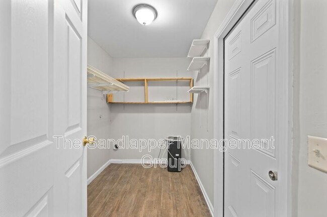 Building Photo - 28 Crosscreek Dr