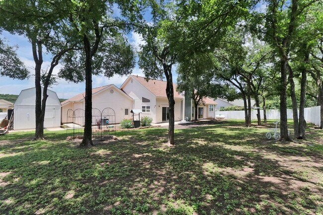 Building Photo - 203 Dunkeld Dr