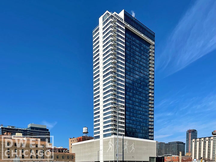 Building Photo - 776 W Quincy St