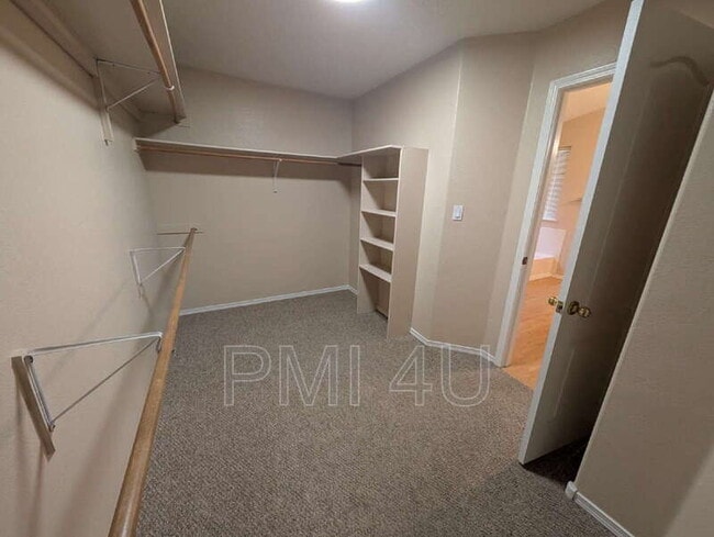 Building Photo - 9800 Kokopelli Dr NW