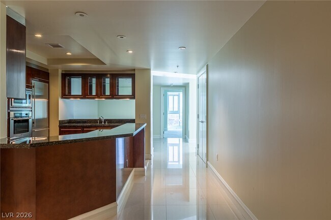Building Photo - 2700 S Las Vegas Blvd