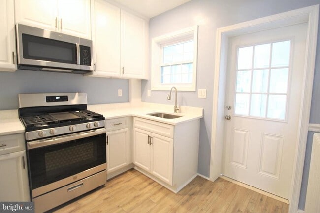 Building Photo - 1220 Oronoco St