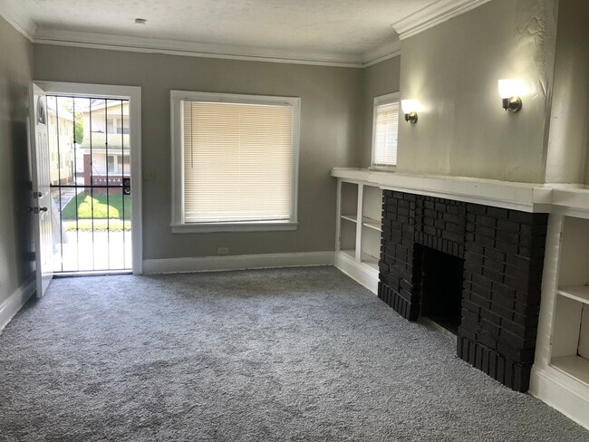 Primary Photo - Convenient Showings — No Appointment Needed!